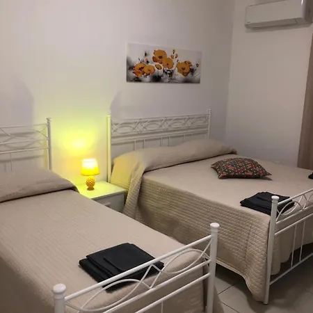 לינה וארוחת בוקר I Papaveri 3*