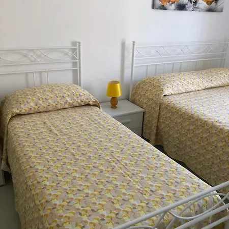 I Papaveri לינה וארוחת בוקר קוריליאנו קלאברו